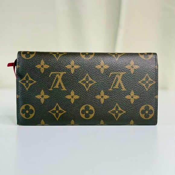 Louis Vuitton Monogram Canvas Wallet with Classic LV Logo Design - Picture 3 of 7
